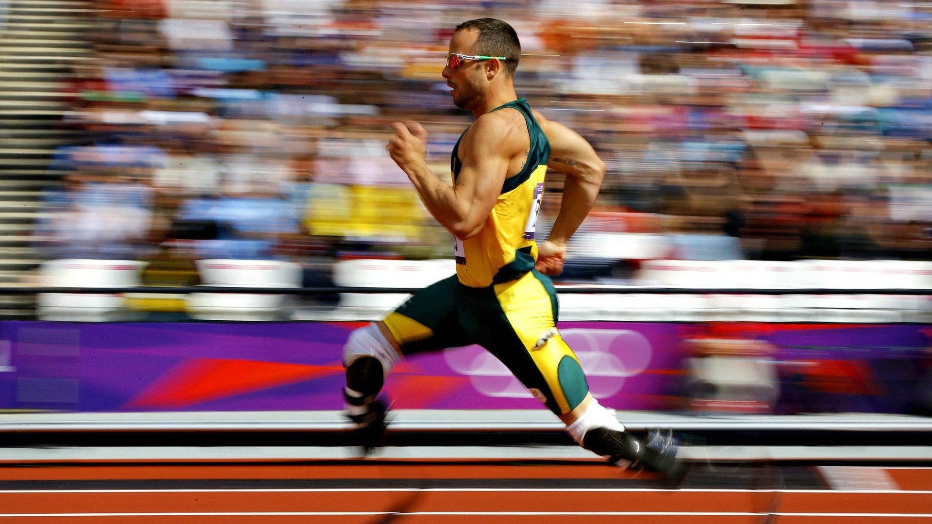 曼联加强边中结合构建立体攻击体系