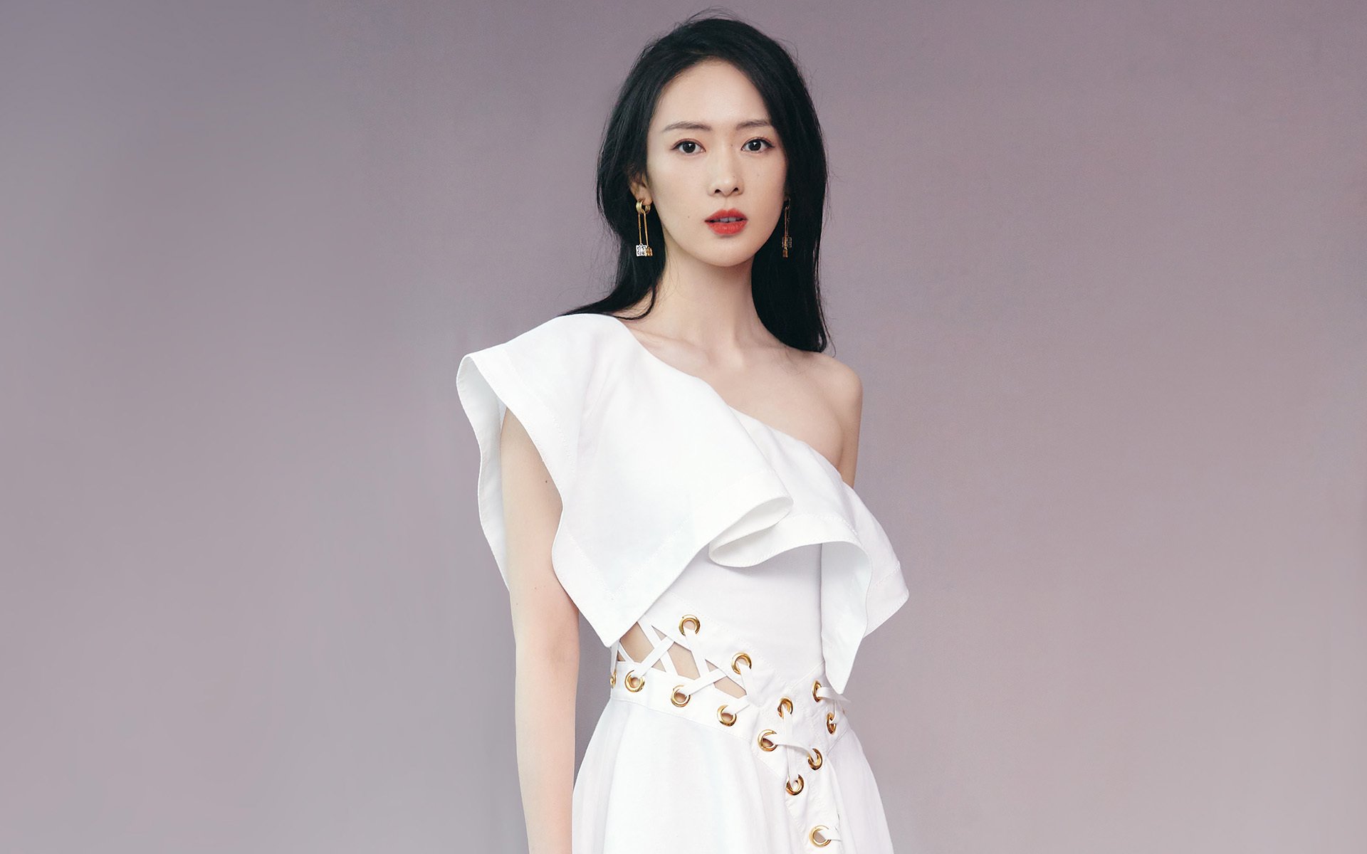 朱婷训练场上鼓励年轻替补队员,朱婷刻苦训练